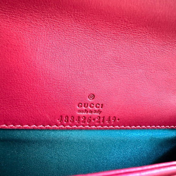 NEW GUCCI Marmont mini PINK VELVET LOVE EMBROIDERY PEARL CHAIN SHOULDER STRAP - Picture 4 of 12